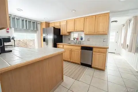 Parent, ROYAL OAK, MI 48067