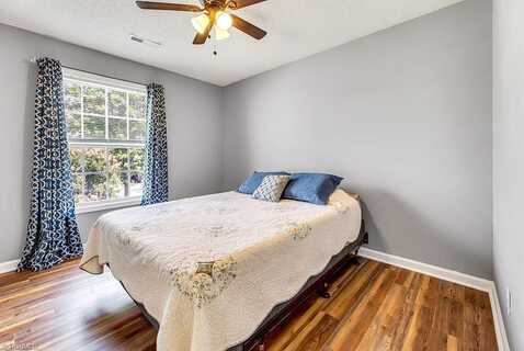 Friendly, GREENSBORO, NC 27410