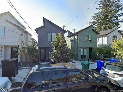 Pine, PORTLAND, OR 97216