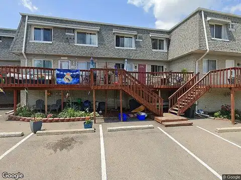 Halifax, WALLED LAKE, MI 48390