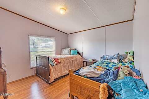 Village, MADISONVILLE, TN 37354
