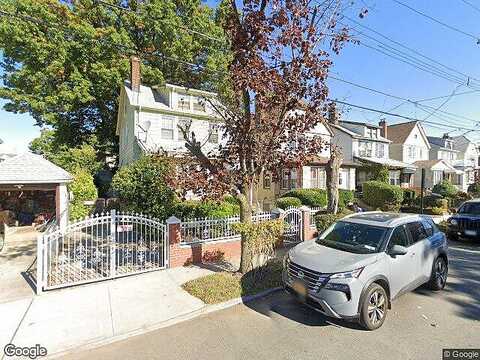 111Th Ave, Saint Albans, NY 11412