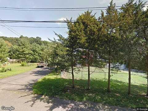 Maple, EAST HAVEN, CT 06512