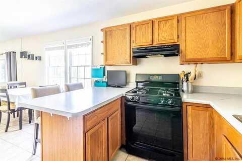 Mapleridge, HALFMOON, NY 12065
