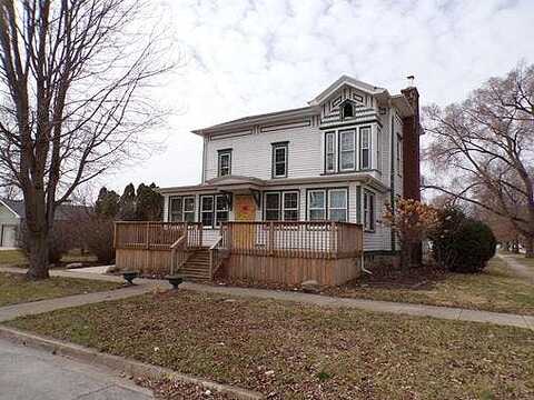 Market, MOMENCE, IL 60954