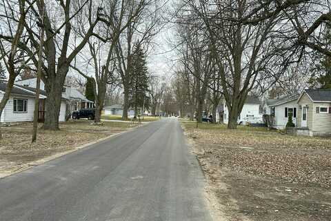 1St, BRECKENRIDGE, MI 48615