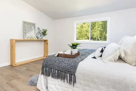 Brown, FERNDALE, WA 98248