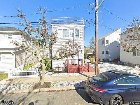 John St, EAST ROCKAWAY, NY 11518