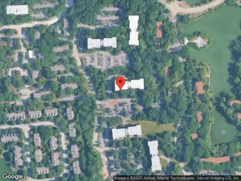 Oakwood Drive Apartment 2H, Lisle, IL 60532