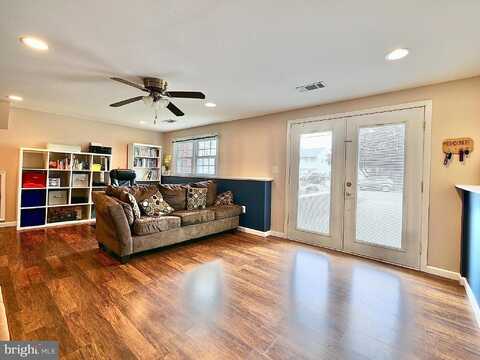 Trimble, BROOKHAVEN, PA 19015