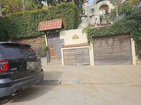 Emmet, LOS ANGELES, CA 90068