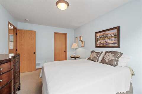 Windsor, MINNEAPOLIS, MN 55443