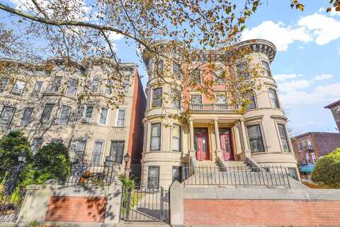 Saint Marks, BROOKLYN, NY 11213