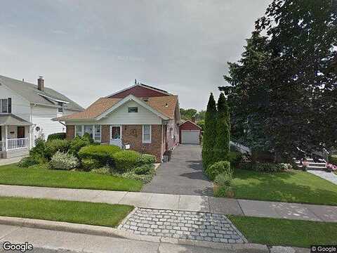 Jerome, MINEOLA, NY 11501