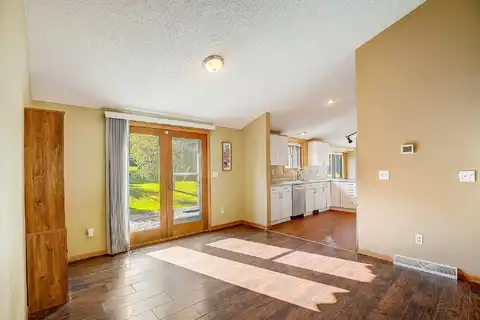 Teri, HARTFORD, WI 53027