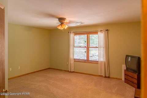 Edinburgh, BUSHKILL, PA 18324