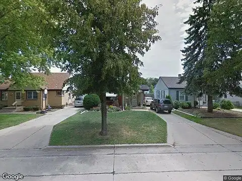 110Th, MILWAUKEE, WI 53214