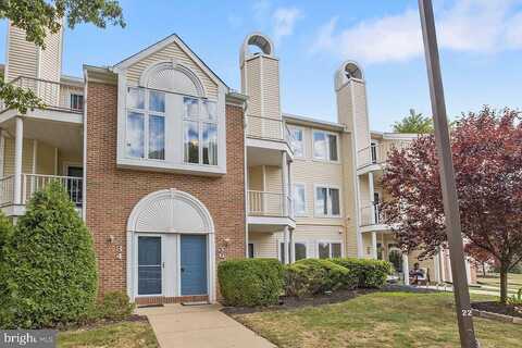 Lauren, LEVITTOWN, PA 19057