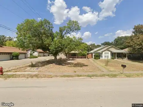 Lois, KERRVILLE, TX 78028