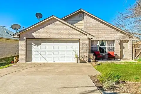 Lois, KERRVILLE, TX 78028