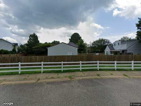 Vivian, YORKTOWN, VA 23690