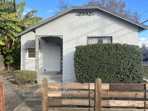 Locust, VISALIA, CA 93277