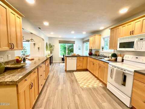 Resort, CLOVERDALE, OR 97112