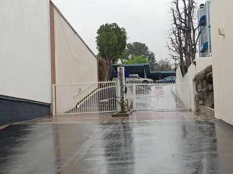 Foothill, LA CRESCENTA, CA 91214
