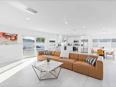 Mckinley, HOLLYWOOD, FL 33024