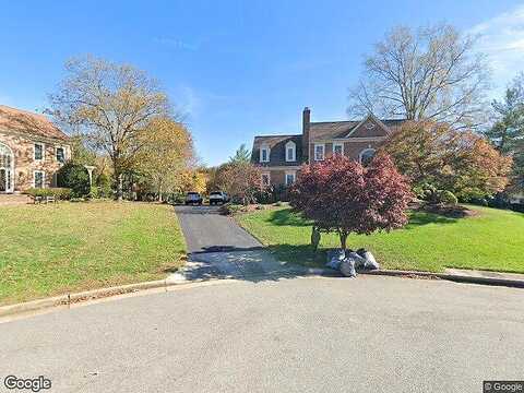 Traies, ALEXANDRIA, VA 22306