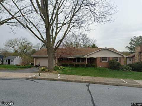 Broad, AKRON, PA 17501