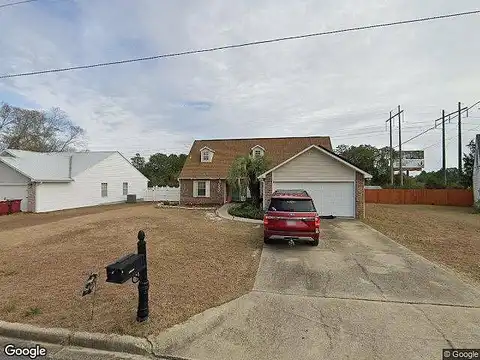 Nicole, CRESTVIEW, FL 32539