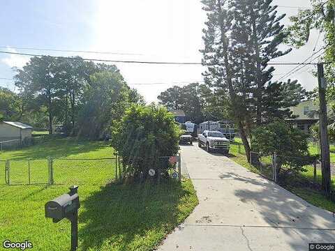 Circle, WEEKI WACHEE, FL 34607