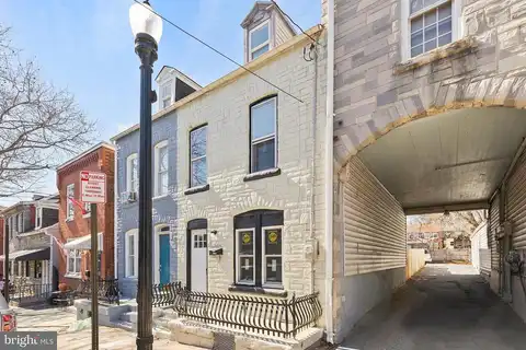 Manor, LANCASTER, PA 17603