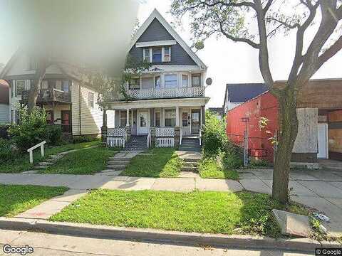 Clybourn, MILWAUKEE, WI 53208