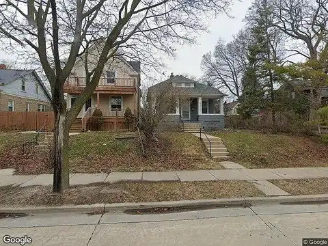 74Th, MILWAUKEE, WI 53214
