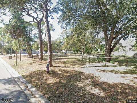 35Th, SAINT PETERSBURG, FL 33710