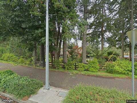 Noll, POULSBO, WA 98370