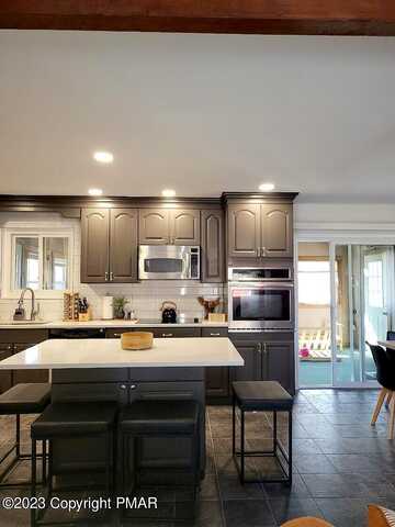 Rolling Hills, TOBYHANNA, PA 18466