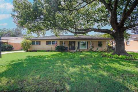 Dawn, BENBROOK, TX 76116