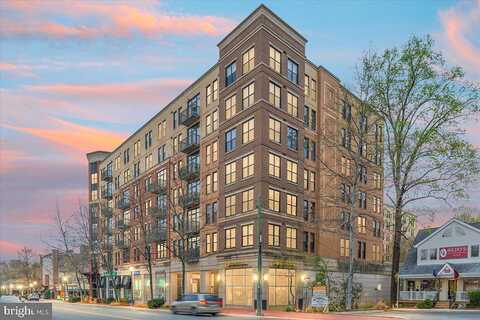 Broad, FALLS CHURCH, VA 22046