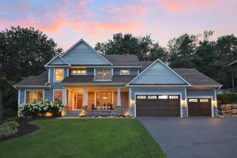 Lakeway, CHANHASSEN, MN 55317