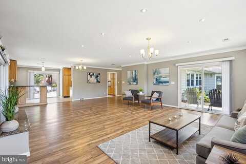 Upland, ALEXANDRIA, VA 22310