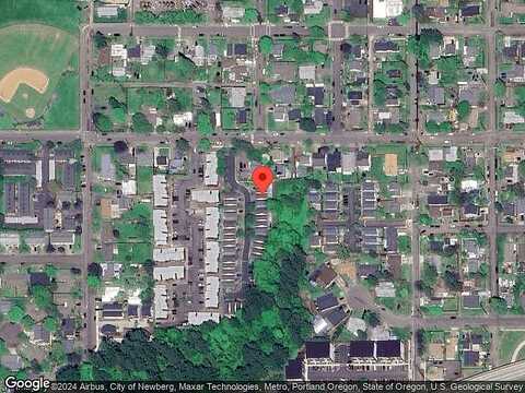 E 9Th St, Newberg, OR 97132