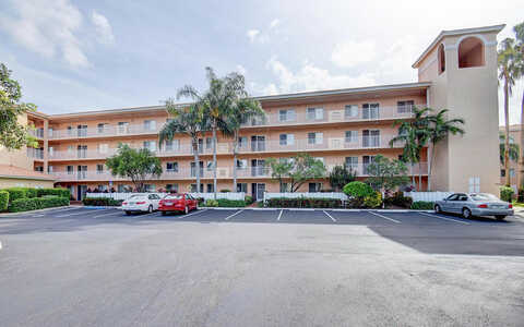 Crystal Shores Dr, Boynton Beach, FL 33437