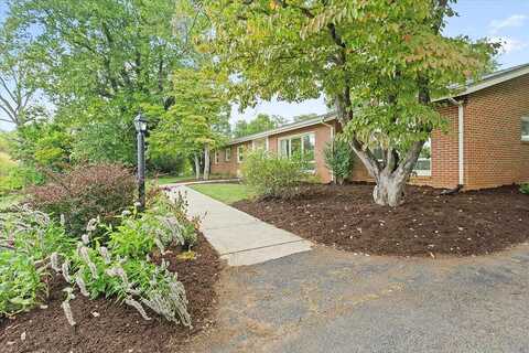 Cravens Creek, ROANOKE, VA 24018