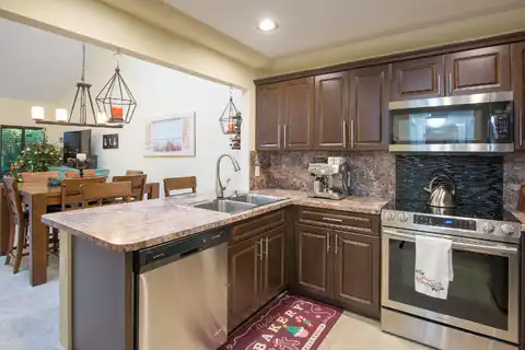 Palm Bay Cir, West Palm Beach, FL 33406