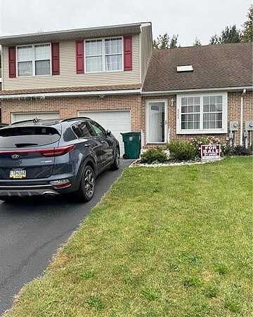 Victoria, EASTON, PA 18045