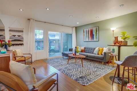 Hatteras St, Tarzana, CA 91356