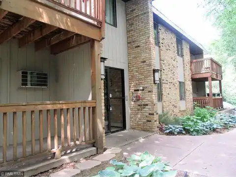 Dellwood Ave, Roseville, MN 55113
